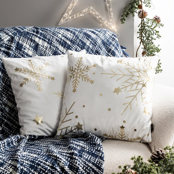 Božićna jastučnica 45x45 cm od baršuna ukrašena printom pahuljica