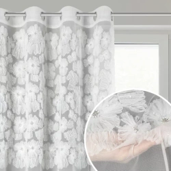Bijela mrežasta zavjesa ukrašena cvijećem i malim 3D perlicama, 140x250 cm- JASMIN 3 Eva Minge