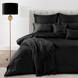 Ekskluzivna pamučna posteljina dimenzija 160x200 cm, makosatin s ukrasnim rubovima i vezom, kolekcija MINGE ELEGANTE