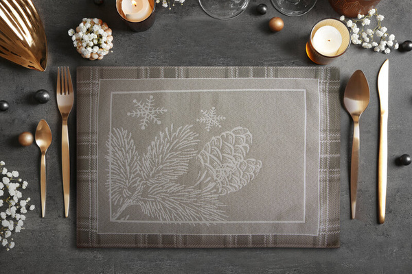 Tapiserijski nadstolnjak 45x140 cm ukrašen božićnim motivom