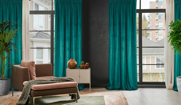 Zavjesa od jednobojnog mekog baršuna trakasta 140x270 cm ružičasta ROSA