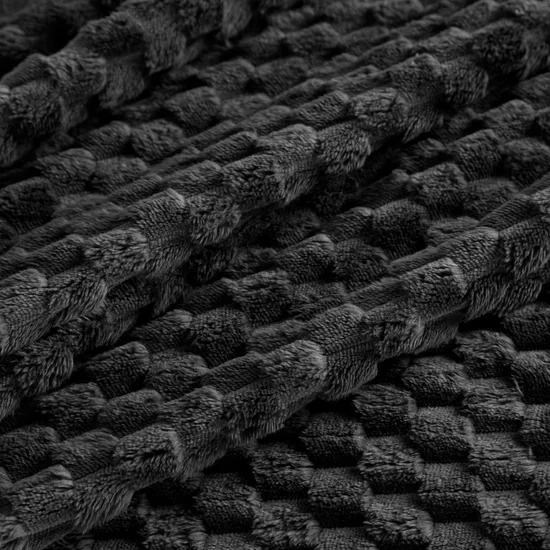 Deka vrlo mekana i ugodna na dodir s reljefnim 3D uzorkom 200x220 Cindy 6