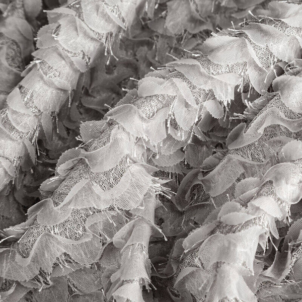 EVA MINGE gotova zavjesa 135x250 izrađena od šifona ukrašena moher koncem i suptilnim volanima TIFFANY 