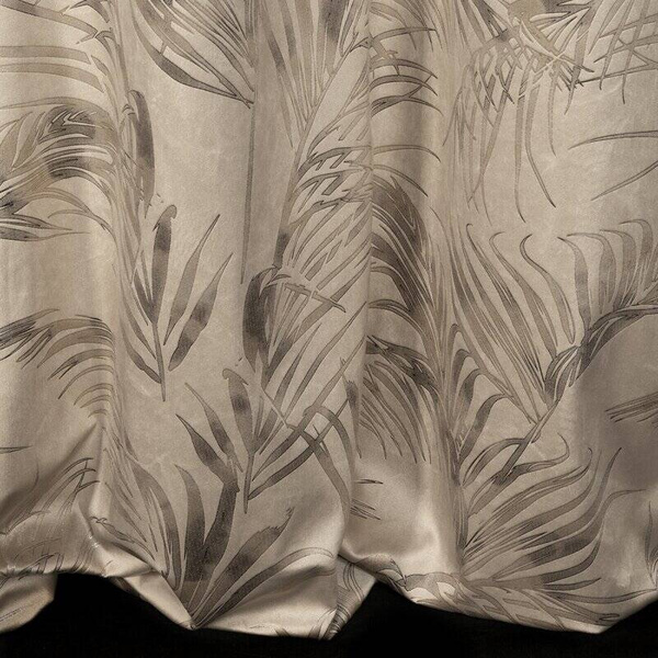 Zavjesa od mekog baršuna s metalik printom s motivom palminog lišća 135x270 Debra