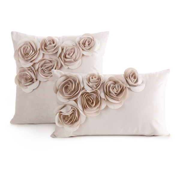 Baršunasta jastučnica 45 x 45 cm ukrašena 3D ružama Flores 1