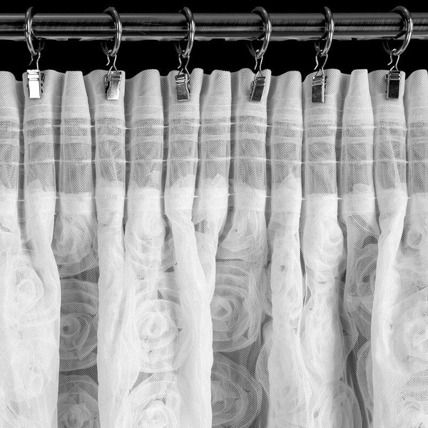 Bijela mrežasta zavjesa ukrašena 3D ružama 140x270 cm- ROSES1 Eva Minge