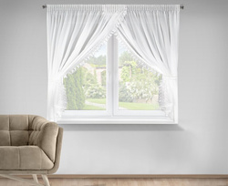 Bijela šifonska zavjesa ukrašena aplikacijom, uključena s uzicama, 400x160 cm - LORETA