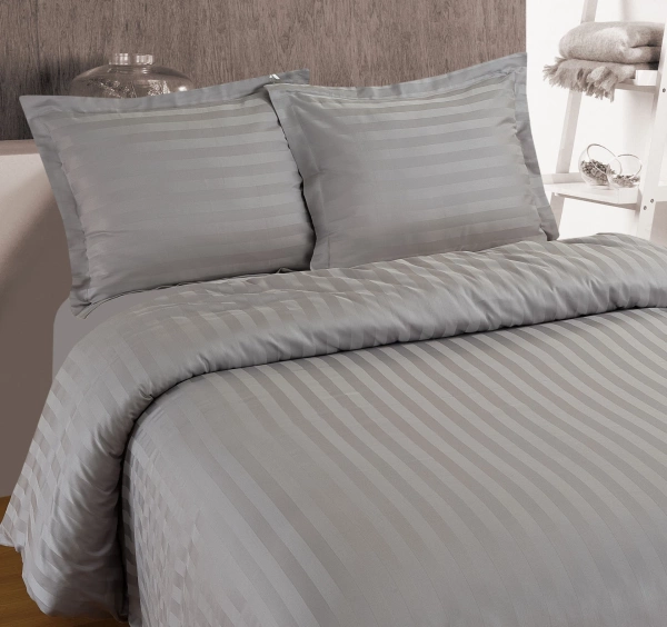Elegantna debela posteljina od pamučnog satena 200x200/260 s hotelskim prugama  Hotel stripe Wit