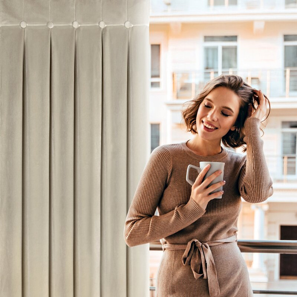 Baršunasta zavjesa ukrašena dubokim naborima i gumbima 85x250 cm (dimenzije zavjese dane nakon sklapanja) zavjesa s tregerima - ALITA