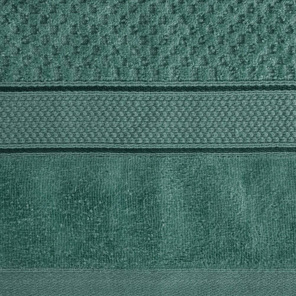 Pahuljasti ručnik s reljefnim karo uzorkom i rubom od velura 500 g/m2 Jessi (07) 70 X 140 cm tamnozeleni