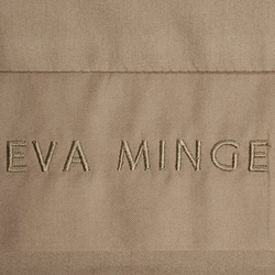 Ekskluzivna pamučna posteljina dimenzija 220x200 cm, makosatin s ukrasnim rubovima i vezom, kolekcija MINGE ELEGANTE