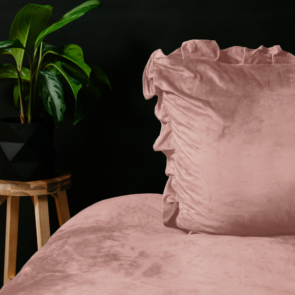 Baršunasta posteljina s volanima 200x220, mekana i topla Velvet Ruffles