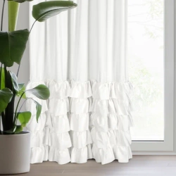 Gotova baršunasta zavjesa s volanima i ukrasnim kamenčićima Carli 140 x 250 cm