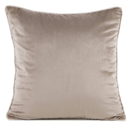 Jastučnica 60x60 od baršuna s nježnim sjajem i ukrasnim rubom Gaja