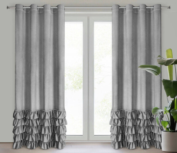 Gotova baršunasta zavjesa s volanima i ukrasnim kamenčićima Carli 140 x 250 cm