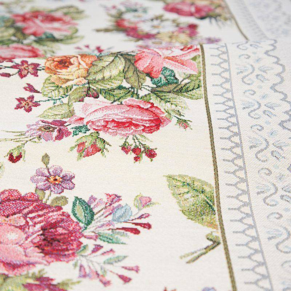 Goblen stolnjak ukrašen tkanim cvjetnim motivom 100x100