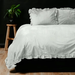 Baršunasta posteljina s volanima 200x220, mekana i topla Velvet Ruffles