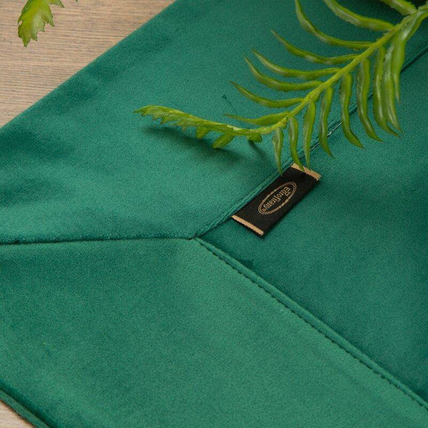 Stolnjak od glatkog baršuna s ukrasnom trakom 145x180 Velvet