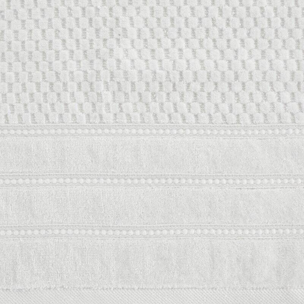 Pahuljasti ručnik 50x90 cm s reljefnom kariranom teksturom i baršunastim rubom, 500 g/m2 Adore