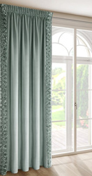 Ekskluzivna baršunasta zavjesa ukrašena 3D aplikacijom ruže 140x270 cm traka - ROSES Eva Minge