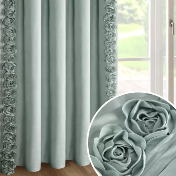 Ekskluzivna baršunasta zavjesa ukrašena 3D aplikacijom ruže 140x270 cm traka - ROSES Eva Minge