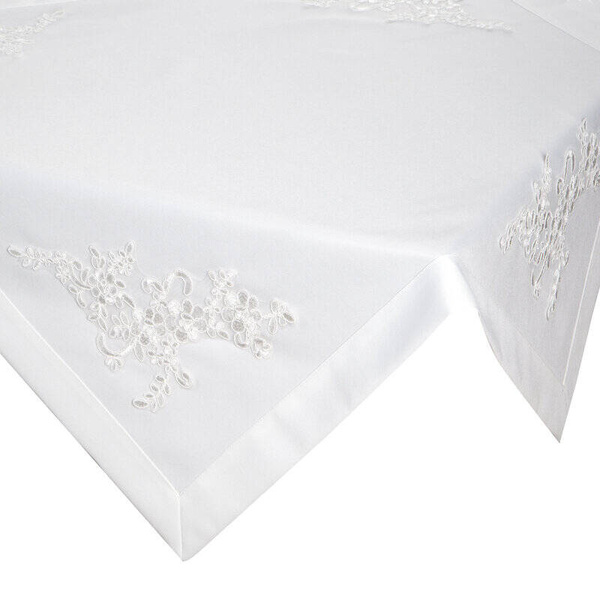 Stolnjak 85x85 s delikatnom čipkom Bari